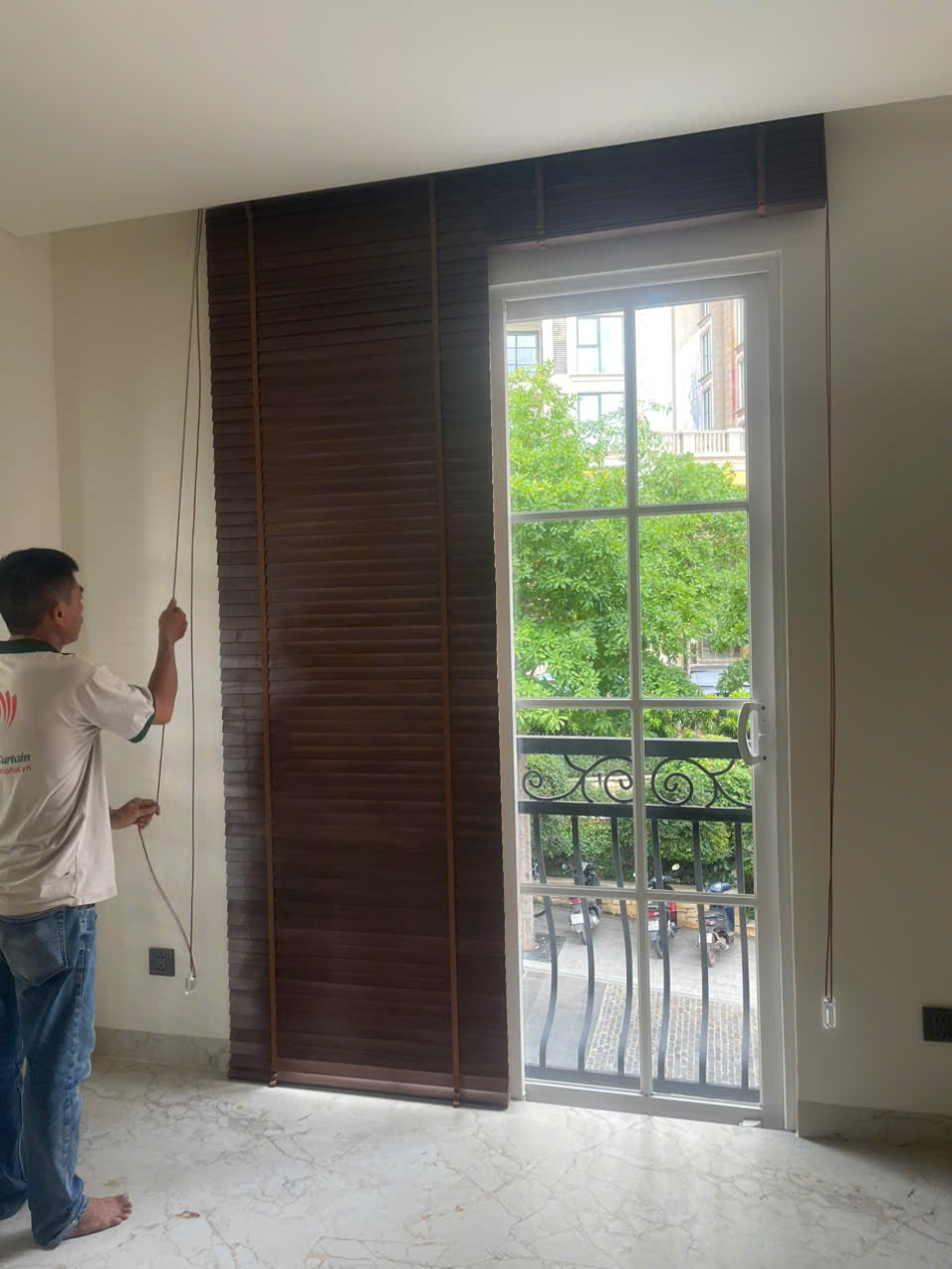 Thi công rèm gỗ cho villa tại Phú Quốc Rèm sáo gỗ cao cấp